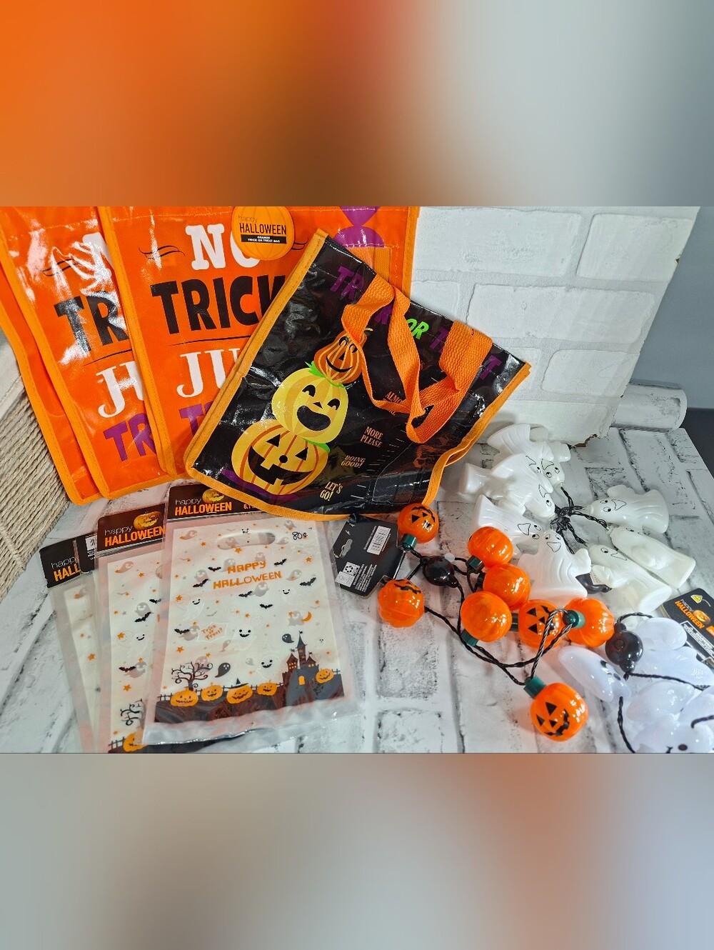 Halloween Bundle, 4 Trick or Treat Tote Bag, 4 Lighted Necklaces & 4 Treat Bags